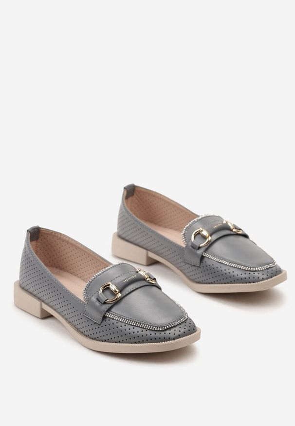Born2be - Niebieskie Półbuty Loafersy Ozdobione Klamrą Cyrkoniami i Perforacją Jalessa. Zapięcie: klamry. Kolor: niebieski. Materiał: dzianina. Wzór: aplikacja. Sezon: wiosna, jesień. Styl: elegancki