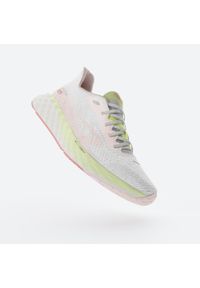 KIPRUN - Buty do biegania damskie Kiprun KS900 Light. Kolor: biały, różowy, żółty, wielokolorowy. Materiał: materiał. Szerokość cholewki: normalna. Wzór: geometria. Sport: fitness