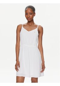 Tommy Jeans Sukienka letnia Essential DW0DW17936 Biały Regular Fit. Kolor: biały. Materiał: wiskoza. Sezon: lato