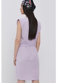 JDY - Jacqueline de Yong Sukienka kolor fioletowy mini prosta. Okazja: na co dzień. Kolor: fioletowy. Materiał: dzianina. Wzór: gładki. Typ sukienki: proste. Styl: casual. Długość: mini #2