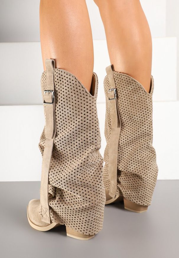 Born2be - Ciemnobeżowe Botki Kowbojki na Stożkowym Obcasie z Wywiniętą Cholewką Anariia. Okazja: na co dzień. Kolor: beżowy. Materiał: jeans. Szerokość cholewki: normalna. Sezon: jesień. Obcas: na obcasie. Styl: elegancki, casual. Wysokość obcasa: średni