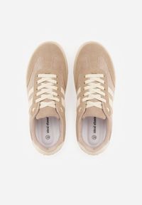 Renee - Ciemnobeżowe Sneakersy na Platformie w Stylu Tenisówek Ozdobione Paskami Ladia. Okazja: na co dzień. Zapięcie: pasek. Kolor: beżowy. Materiał: jeans. Wzór: aplikacja. Sezon: wiosna. Obcas: na platformie #9