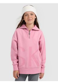 4f - 4F Bluza dresowa loose nierozpinana bez kaptura dziewczęca - różowa 158/164 (12-14 lat). Okazja: na co dzień, na uczelnię, na spacer. Typ kołnierza: bez kaptura. Kolor: różowy. Materiał: dresówka. Sezon: lato. Styl: casual, klasyczny, sportowy #1