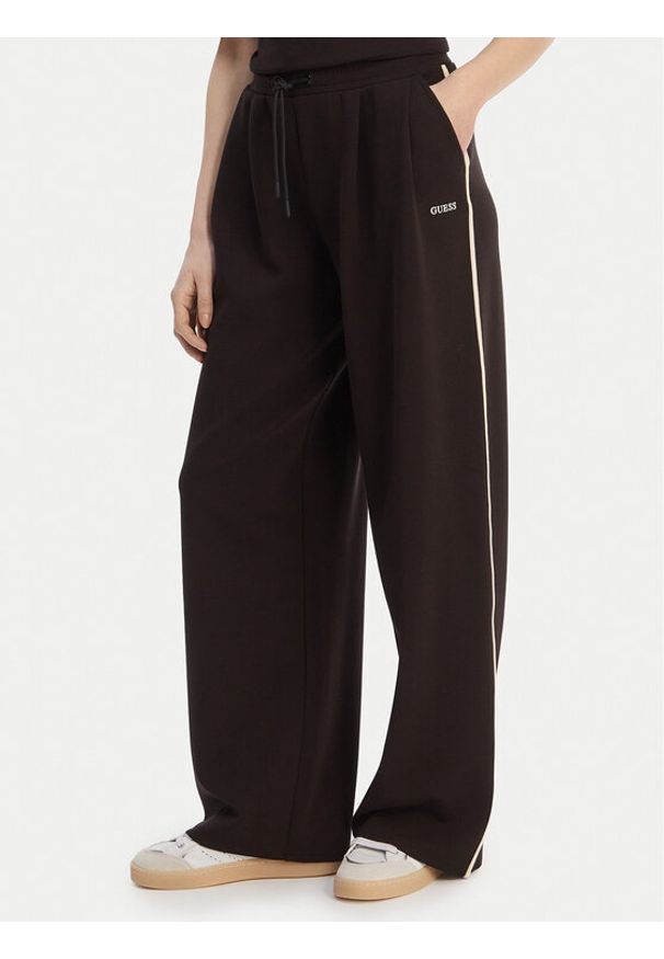 Guess Spodnie dresowe V6GB01 K2914 Brązowy Wide Leg. Kolor: brązowy. Materiał: syntetyk