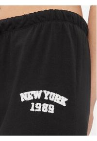 only - ONLY Spodnie dresowe Toddy 15311686 Czarny Regular Fit. Kolor: czarny. Materiał: bawełna