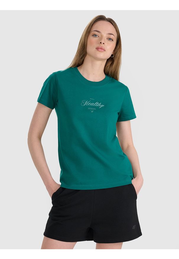 4f - 4F T-shirt regular z nadrukiem damski - turkusowy XL. Okazja: na co dzień. Kolor: turkusowy. Materiał: dzianina, jersey, materiał, bawełna. Długość rękawa: krótki rękaw. Długość: krótkie. Wzór: nadruk. Styl: sportowy, klasyczny, casual
