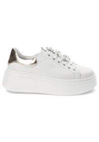 DAMISS - Białe Sneakersy Damiss Modne Skórzane Buty. Okazja: na spacer. Kolor: biały. Materiał: skóra. Szerokość cholewki: normalna. Wzór: jednolity, aplikacja, kolorowy #7