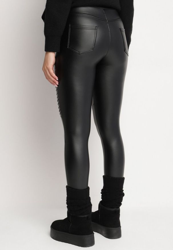 Born2be - Czarne Ocieplane Spodnie z Imitacji Skóry o Dopasowanym Kroju z Wysokim Stanem Rivaki. Okazja: na co dzień. Stan: podwyższony. Kolor: czarny. Materiał: skóra. Styl: elegancki, casual