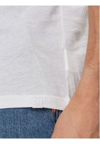 United Colors of Benetton - United Colors Of Benetton T-Shirt 3P7XU108X Biały Regular Fit. Kolor: biały. Materiał: bawełna