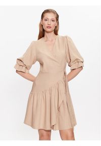 YAS Sukienka 26029985 Brązowy Regular Fit. Kolor: brązowy. Materiał: len