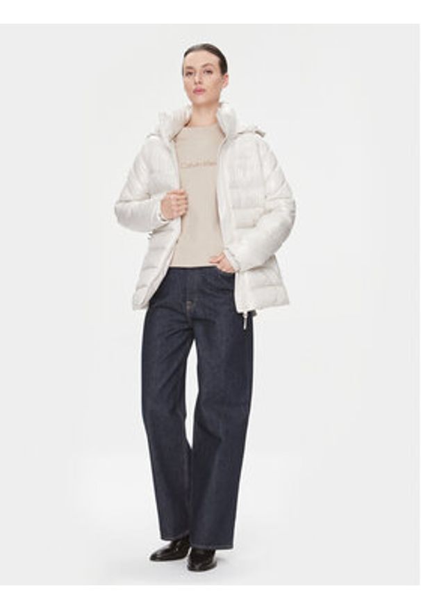 Calvin Klein Kurtka zimowa Ess K20K206090 Écru Slim Fit. Materiał: syntetyk. Sezon: zima