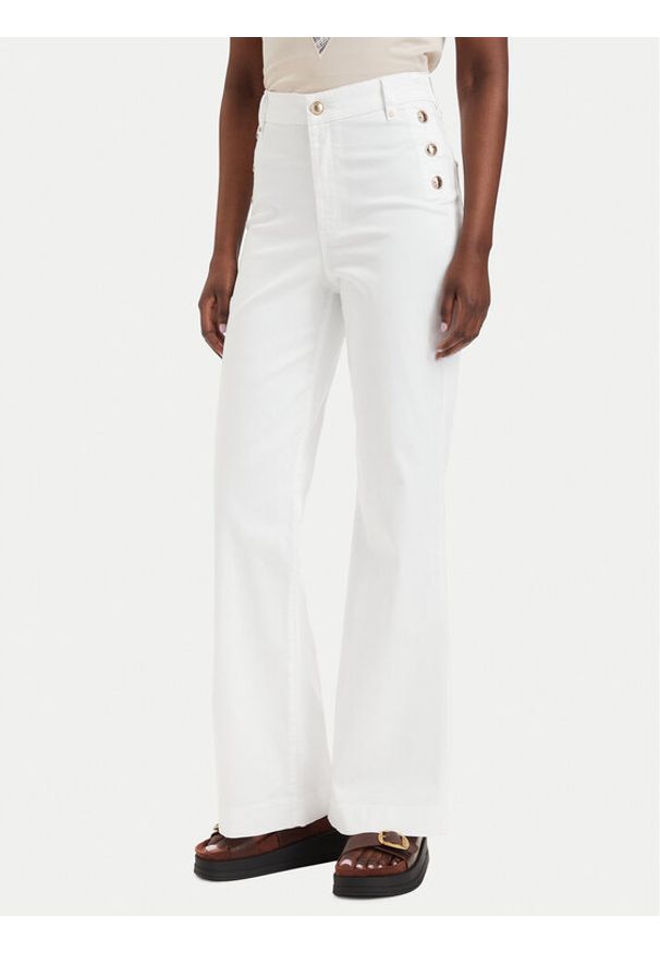 Guess Jeansy W6GA0P W2440 Biały Regular Fit. Kolor: biały