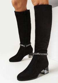 Born2be - Czarne Kozaki z Ekozamszu na Słupku z Metaliczną Wstawką i Warkoczem z Cyrkonii Brebora. Wysokość cholewki: przed kolano. Kolor: czarny. Szerokość cholewki: normalna. Obcas: na słupku #3