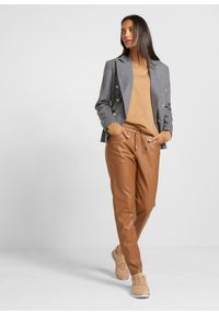 bonprix - Spodnie z gumką w talii, z imitacji skóry. Kolor: brązowy. Materiał: skóra #2