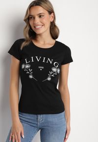 Born2be - Czarny Bawełniany T-shirt z Napisem Living i Nadrukiem Commea. Okazja: na co dzień. Kolor: czarny. Materiał: bawełna. Wzór: napisy, nadruk. Styl: elegancki, casual