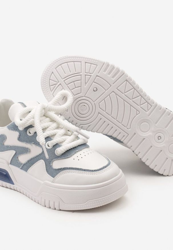 Born2be - Biało-Niebieskie Sneakersy na Podeszwie z Ozdobną Wstawką i Szerokimi Sznurówkami Linnae. Okazja: na co dzień. Kolor: biały. Materiał: jeans