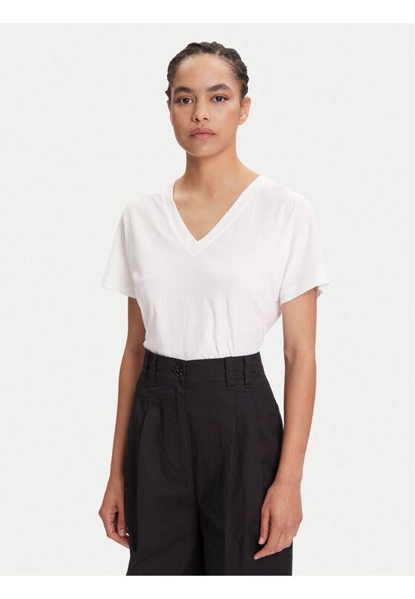 Marc O'Polo T-Shirt 506 2067 51445 Biały Regular Fit. Typ kołnierza: polo. Kolor: biały. Materiał: bawełna