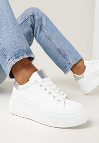 Born2be - Biało-Srebrne Sneakersy na Platformie Rilame. Nosek buta: okrągły. Zapięcie: sznurówki. Kolor: biały. Materiał: materiał. Obcas: na platformie. Wysokość obcasa: niski #1