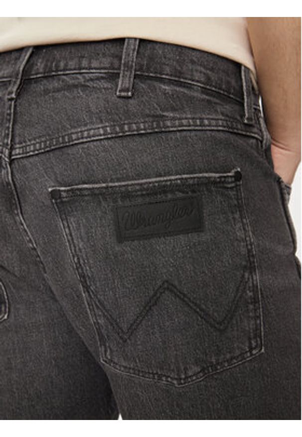 Wrangler Szorty jeansowe Frontier 112350897 Szary Relaxed Fit. Kolor: szary. Materiał: bawełna, jeans
