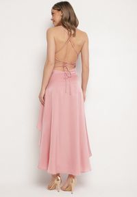 Born2be - Różowa Asymetryczna Sukienka Vices z Odkrytymi Plecami i Gorsetowym Wiązaniem Natifalia. Typ kołnierza: dekolt gorset. Kolor: różowy. Typ sukienki: asymetryczne, gorsetowe. Styl: elegancki #2