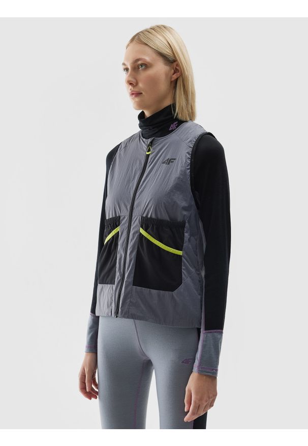 4f - 4F Bezrękawnik trekkingowy skiturowy z wypełnieniem Primaloft Active damski - szary XXL. Kolor: szary. Materiał: puch, mesh, poliester, materiał, włókno, nylon. Długość rękawa: bez rękawów. Technologia: Primaloft. Sezon: zima. Sport: narciarstwo, wspinaczka
