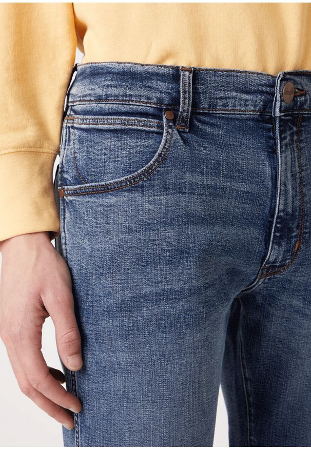 Wrangler - WRANGLER LARSTON MĘSKIE SPODNIE JEANSOWE SLING SHOT W18SJP251 112127524
