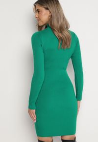 Born2be - Zielona Prążkowana Sukienka Mini Sweterkowa z Golfem Agoain. Typ kołnierza: golf. Kolor: zielony. Materiał: prążkowany. Długość rękawa: długi rękaw. Sezon: jesień, zima. Typ sukienki: dopasowane. Długość: mini #3