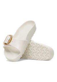 Birkenstock - BIRKENSTOCK Madrid Big Buckle EVA Eggshell Klapki damskie. Okazja: na co dzień, na plażę. Kolor: kremowy. Materiał: materiał. Sezon: lato. Styl: casual, elegancki, wakacyjny, klasyczny #5