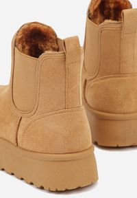 Renee - Brązowe Śniegowce na Platformie Typu Sztyblety Ahelina. Okazja: na co dzień. Kolor: brązowy. Materiał: jeans. Obcas: na platformie. Styl: casual