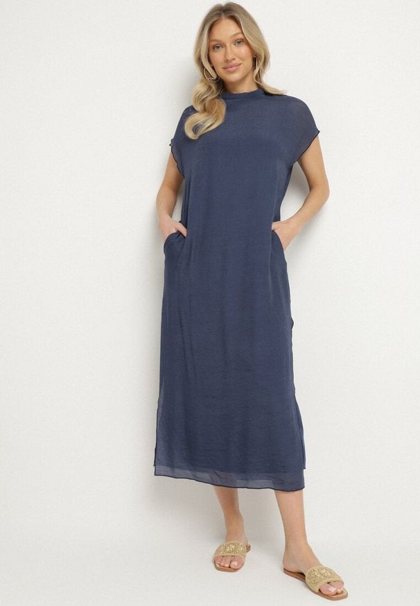 Born2be - Niebieska Sukienka Pudełkowa Ozdobiona Wiązaniem Napelira. Okazja: na co dzień. Kolor: niebieski. Materiał: jeans. Wzór: aplikacja. Styl: klasyczny, casual, elegancki