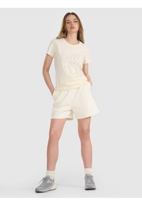 4f - 4F T-shirt regular z nadrukiem damski - beżowy XL. Okazja: na co dzień. Kolor: beżowy. Materiał: jersey, tkanina, bawełna, dzianina, materiał. Długość rękawa: krótki rękaw. Długość: krótkie. Wzór: nadruk. Sezon: lato. Styl: casual, sportowy, klasyczny #2