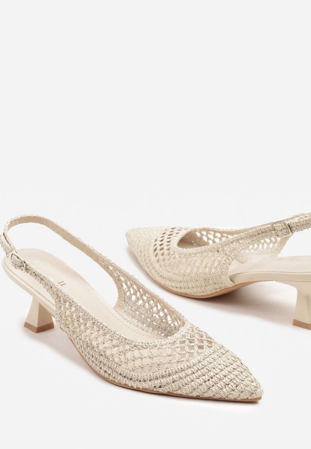 Renee - Białe Sandały na Kaczuszce Typu Slingback z Ażurową Cholewką Olzivia. Okazja: na co dzień. Zapięcie: sprzączka. Kolor: biały. Wzór: ażurowy. Sezon: lato. Obcas: na szpilce. Styl: elegancki, casual