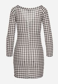 Born2be - Czarna Dopasowana Sukienka z Kopertowym Dekoltem w Pepitkę Novialina. Okazja: na co dzień. Typ kołnierza: dekolt kopertowy. Kolor: czarny. Typ sukienki: kopertowe. Styl: casual, sportowy #5