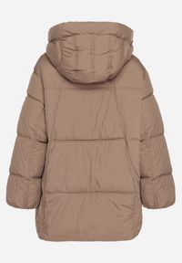 Born2be - Ciemnobeżowa Pikowana Kurtka o Kroju Oversize z Kapturem Galandia. Okazja: na co dzień, na spacer. Typ kołnierza: kaptur. Kolor: beżowy. Materiał: poliester, jeans. Styl: casual, elegancki #7
