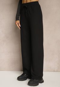 Renee - Czarne Spodnie o Szerokim Kroju High Waist Savianne. Okazja: na co dzień. Stan: podwyższony. Kolor: czarny. Sezon: wiosna. Styl: casual #4