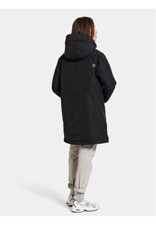 Didriksons Parka Ella Wns 2 504835 Czarny Regular Fit. Kolor: czarny. Materiał: syntetyk
