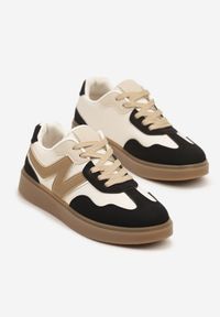 Renee - Czarne Sneakersy Ozdobione Geometrycznym Motywem Benike. Okazja: na co dzień. Kolor: czarny. Materiał: jeans. Wzór: aplikacja, geometria #4