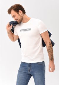 Volcano - Bawełniany t-shirt T-HOLOGRAM. Okazja: na co dzień. Materiał: bawełna. Długość rękawa: krótki rękaw. Długość: krótkie. Wzór: napisy, nadruk. Styl: klasyczny, casual #1