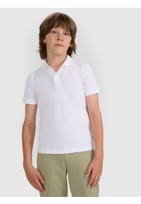 4f - 4F Koszulka polo regular chłopięca - biała 122 (6-7 lat). Typ kołnierza: polo. Kolor: biały. Materiał: dzianina. Wzór: ze splotem. Sezon: lato. Styl: klasyczny, sportowy #1
