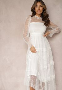 Renee - Biała Koronkowa Sukienka Rozkloszowana z Falbanką Faberlla. Kolor: biały. Materiał: koronka. Długość rękawa: długi rękaw. Wzór: koronka