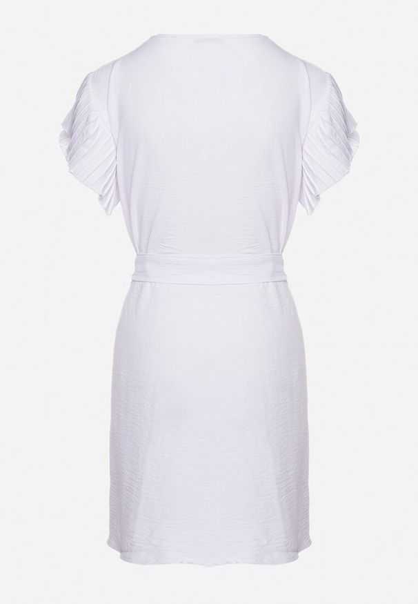 Born2be - Biała Mini Sukienka Rozkloszowana z Paskiem w Talii i Ozdobnym Rękawem Allairi. Okazja: na imprezę. Kolor: biały. Sezon: lato. Długość: mini