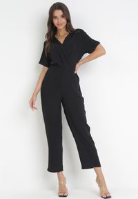 Born2be - Czarny Kopertowy Kombinezon z Bawełny i Wiskozy Semalia. Kolor: czarny. Materiał: wiskoza, bawełna. Długość rękawa: krótki rękaw. Długość: krótkie #1