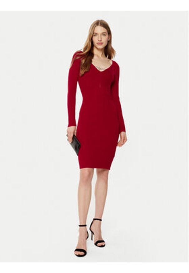 Guess Sukienka dzianinowa W5RK07 Z2YJ2 Czerwony Regular Fit. Kolor: czerwony. Materiał: wiskoza