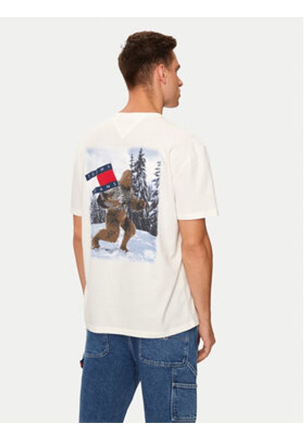 Tommy Jeans T-Shirt Fun Novelty DM0DM19686 Écru Regular Fit. Materiał: bawełna