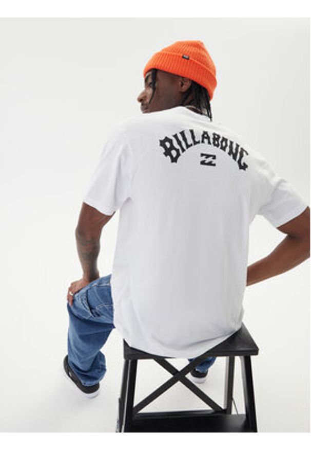 Billabong T-Shirt Arch Wave C1SS65BIP2 Biały Regular Fit. Kolor: biały. Materiał: bawełna