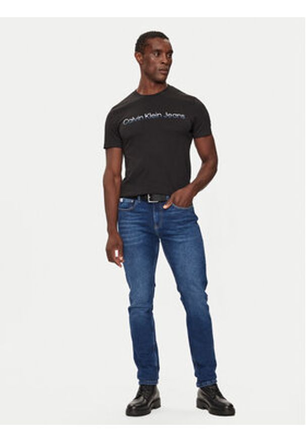 Calvin Klein Jeans T-Shirt Two Tone Institutional J30J325676 Czarny Regular Fit. Kolor: czarny. Materiał: bawełna