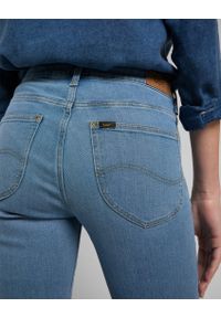 Lee - LEE ELLY DAMSKIE SPODNIE JEANSOWE MID CHARLY L305QDUG 112145003