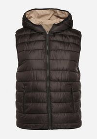 Born2be - Beżowa Dwustronna Kamizelka z Kapturem Zdobiona Pikowanymi Przeszyciami Tuliona. Okazja: na spacer. Typ kołnierza: kaptur. Kolekcja: plus size. Kolor: beżowy. Materiał: jeans. Wzór: aplikacja. Styl: elegancki #6