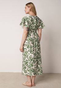 Born2be - Zielona Wiskozowa Sukienka z Kopertowym Dekoltem i Gumkami w Talii Shyraya. Okazja: na co dzień. Typ kołnierza: dekolt kopertowy. Kolor: zielony. Materiał: wiskoza. Typ sukienki: kopertowe. Styl: casual #6
