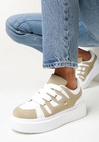 Born2be - Ciemnobeżowe Sneakersy na Platformie Ozdobione Paskami Asmeret. Nosek buta: okrągły. Zapięcie: pasek. Kolor: beżowy. Materiał: materiał. Wzór: aplikacja. Obcas: na platformie. Wysokość obcasa: niski #1